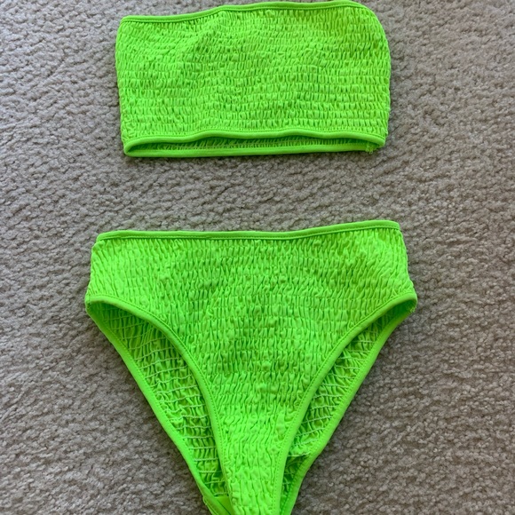 🧑🏾🎤🪲NEON 2 PC Bikini w/ TAGS!! - Picture 1 of 4